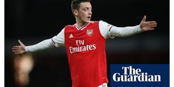 Özil werpt opnieuw gevoelige onderwerpen op